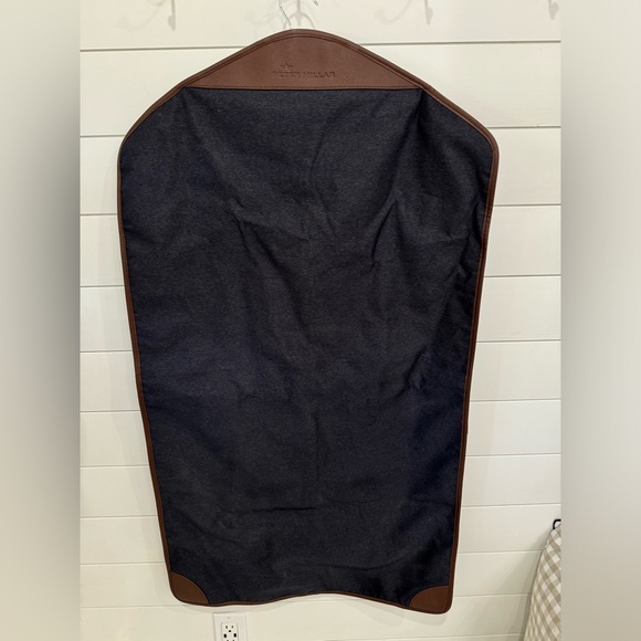 PETER MILLAR
Heathered Twill Garmet Bag - Picture 3 of 3